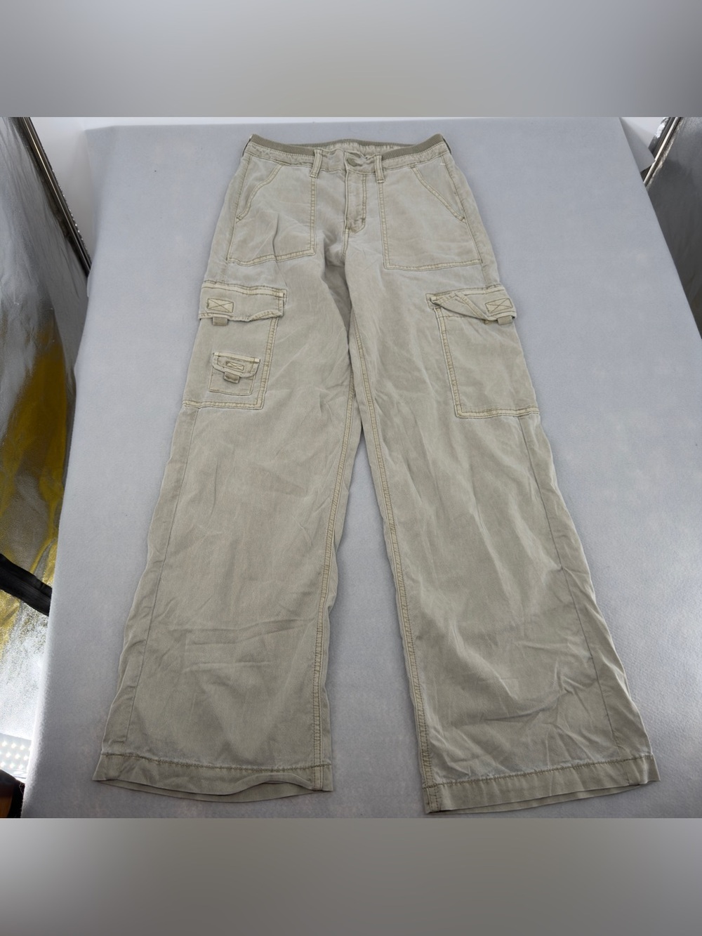 American Eagle Light Green Cargo Pants 2 Regular